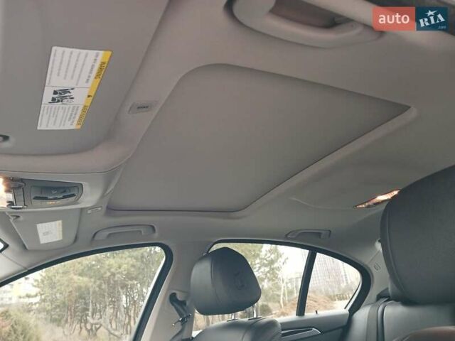 Серый БМВ 5 Серия, объемом двигателя 3 л и пробегом 161 тыс. км за 19900 $, фото 3 на Automoto.ua