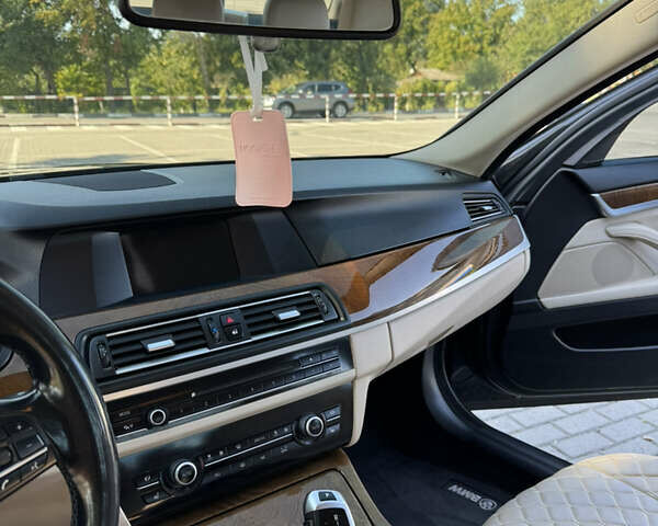 Серый БМВ 5 Серия, объемом двигателя 2 л и пробегом 256 тыс. км за 16000 $, фото 16 на Automoto.ua