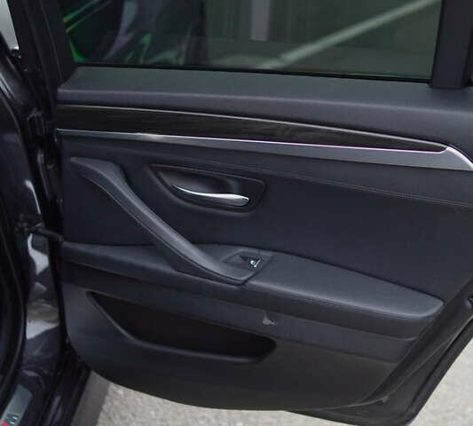 Серый БМВ 5 Серия, объемом двигателя 2 л и пробегом 177 тыс. км за 13200 $, фото 9 на Automoto.ua