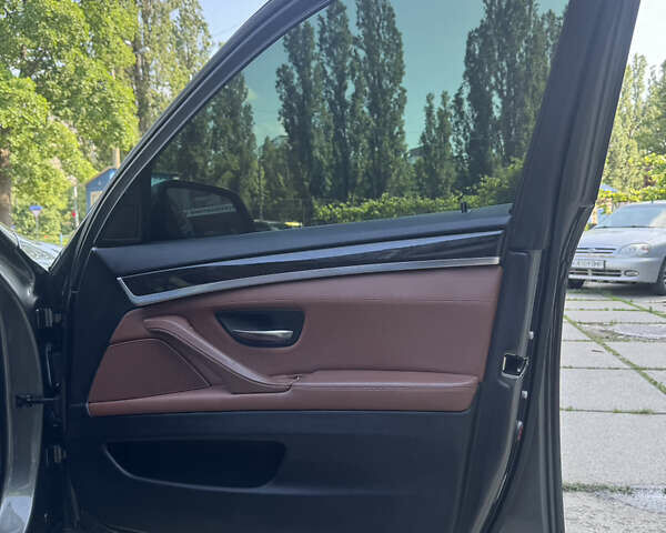 Сірий БМВ 5 Серія, об'ємом двигуна 2.98 л та пробігом 206 тис. км за 14400 $, фото 12 на Automoto.ua