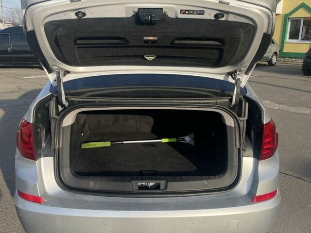 Серый БМВ 5 Серия, объемом двигателя 3 л и пробегом 204 тыс. км за 12000 $, фото 9 на Automoto.ua