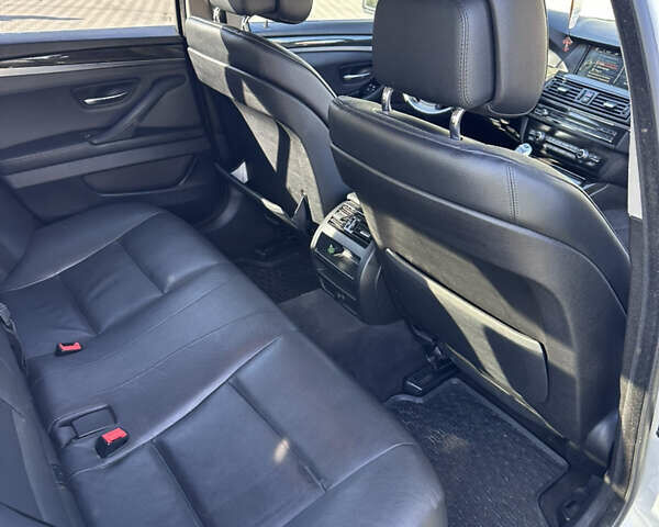 Серый БМВ 5 Серия, объемом двигателя 2 л и пробегом 200 тыс. км за 13450 $, фото 24 на Automoto.ua