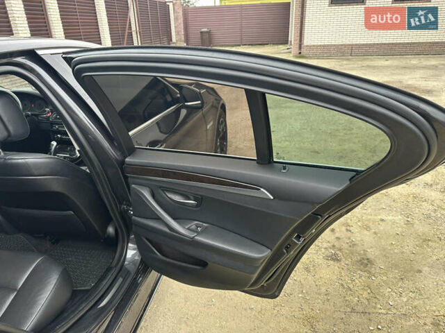 Серый БМВ 5 Серия, объемом двигателя 2.8 л и пробегом 230 тыс. км за 17500 $, фото 14 на Automoto.ua