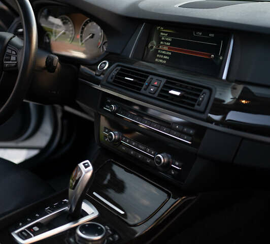 Сірий БМВ 5 Серія, об'ємом двигуна 2 л та пробігом 64 тис. км за 17600 $, фото 31 на Automoto.ua