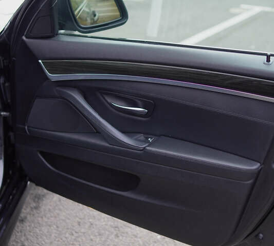 Серый БМВ 5 Серия, объемом двигателя 2 л и пробегом 177 тыс. км за 13200 $, фото 10 на Automoto.ua