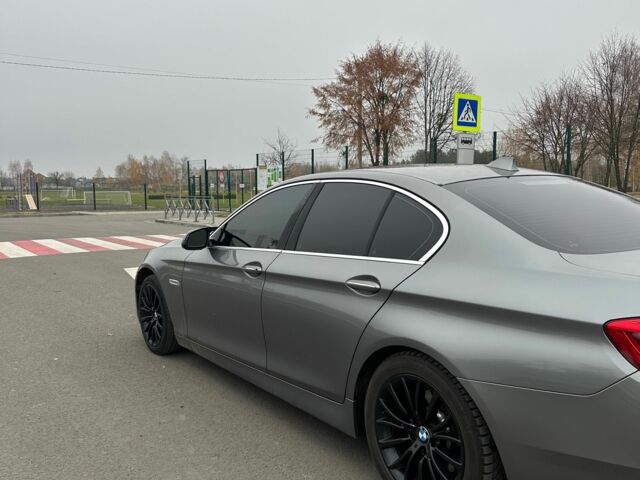 Серый БМВ 5 Серия, объемом двигателя 2 л и пробегом 253 тыс. км за 12500 $, фото 6 на Automoto.ua