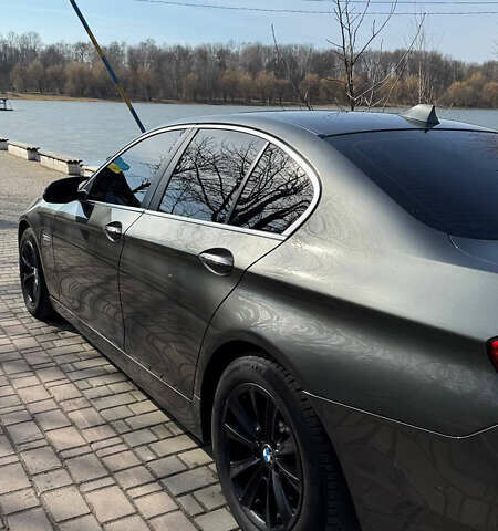 Серый БМВ 5 Серия, объемом двигателя 2 л и пробегом 217 тыс. км за 15500 $, фото 6 на Automoto.ua