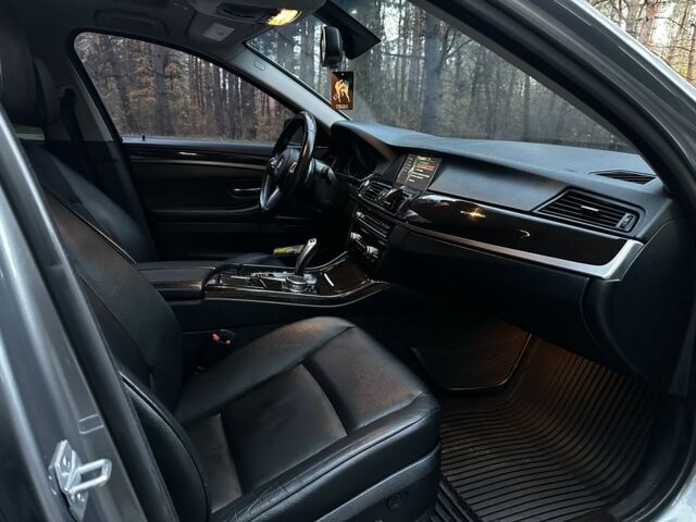 БМВ 5 Серия 2013 в Синельниковом на Automoto.ua Серый БМВ 5 Серия, объемом двигателя 3 л и пробегом 237 тыс. км за 13700 $, фото 14 на Automoto.ua