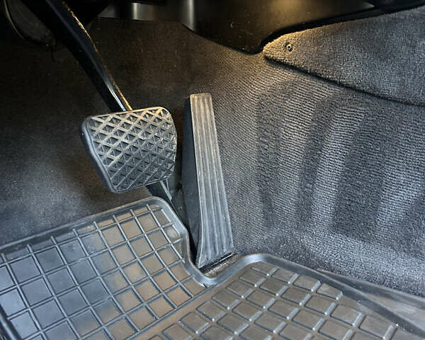 Серый БМВ 5 Серия, объемом двигателя 2 л и пробегом 196 тыс. км за 16500 $, фото 41 на Automoto.ua