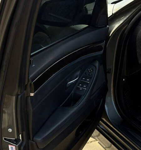 Серый БМВ 5 Серия, объемом двигателя 2 л и пробегом 217 тыс. км за 15500 $, фото 53 на Automoto.ua