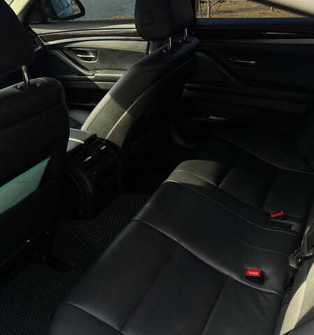 Серый БМВ 5 Серия, объемом двигателя 2 л и пробегом 217 тыс. км за 15500 $, фото 56 на Automoto.ua