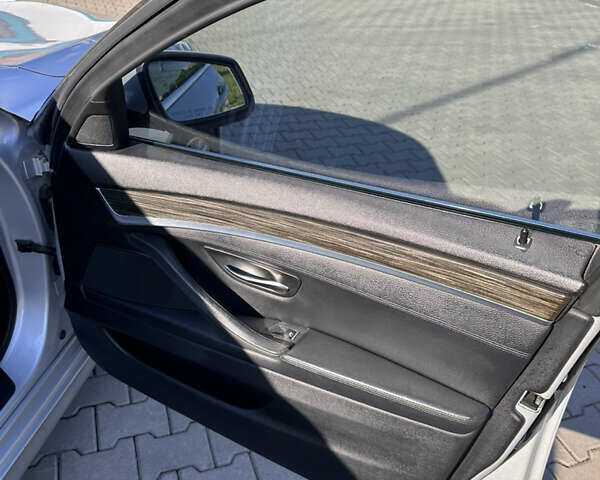 Серый БМВ 5 Серия, объемом двигателя 2 л и пробегом 200 тыс. км за 13450 $, фото 1 на Automoto.ua