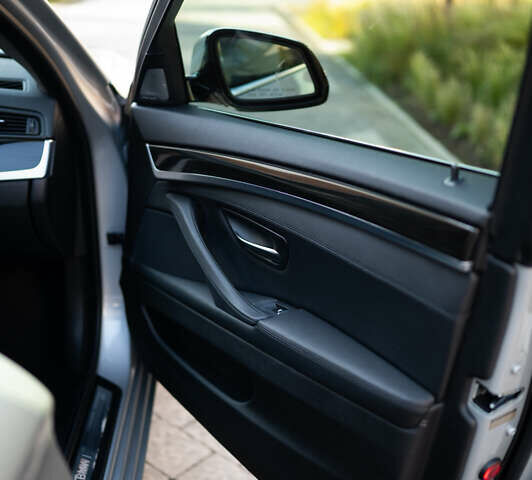 Сірий БМВ 5 Серія, об'ємом двигуна 2 л та пробігом 64 тис. км за 17600 $, фото 42 на Automoto.ua