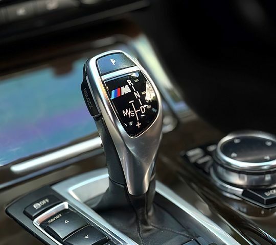 Серый БМВ 5 Серия, объемом двигателя 2 л и пробегом 219 тыс. км за 15000 $, фото 1 на Automoto.ua