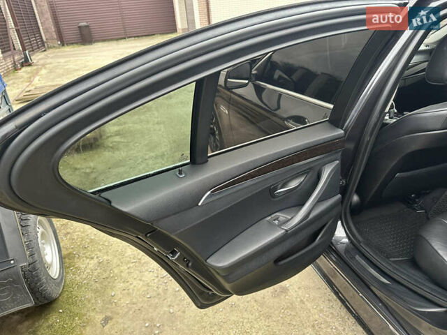 Серый БМВ 5 Серия, объемом двигателя 2.8 л и пробегом 230 тыс. км за 17500 $, фото 11 на Automoto.ua