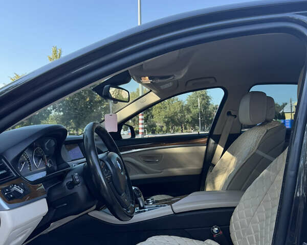 Серый БМВ 5 Серия, объемом двигателя 2 л и пробегом 256 тыс. км за 16000 $, фото 22 на Automoto.ua