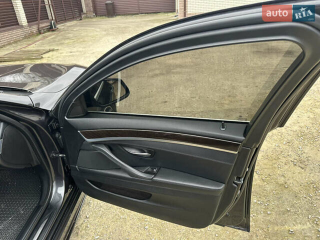 Серый БМВ 5 Серия, объемом двигателя 2.8 л и пробегом 230 тыс. км за 17500 $, фото 16 на Automoto.ua