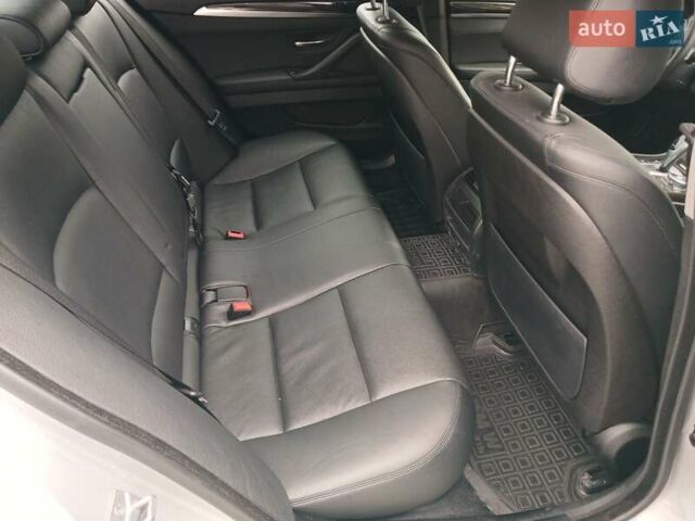 Серый БМВ 5 Серия, объемом двигателя 3 л и пробегом 161 тыс. км за 19900 $, фото 9 на Automoto.ua