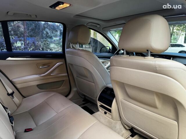 Сірий БМВ 5 Серія, об'ємом двигуна 3 л та пробігом 148 тис. км за 16290 $, фото 27 на Automoto.ua