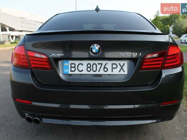 Серый БМВ 5 Серия, объемом двигателя 2 л и пробегом 175 тыс. км за 13350 $, фото 7 на Automoto.ua