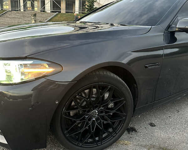 Серый БМВ 5 Серия, объемом двигателя 3 л и пробегом 285 тыс. км за 22500 $, фото 4 на Automoto.ua