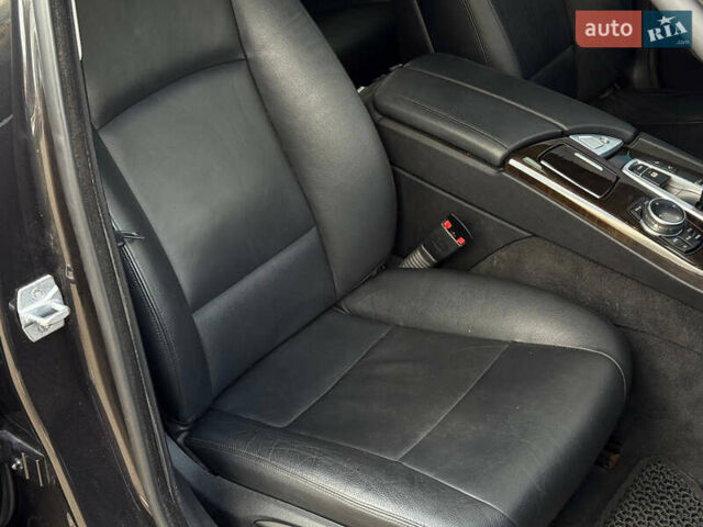 Серый БМВ 5 Серия, объемом двигателя 3 л и пробегом 209 тыс. км за 22000 $, фото 10 на Automoto.ua