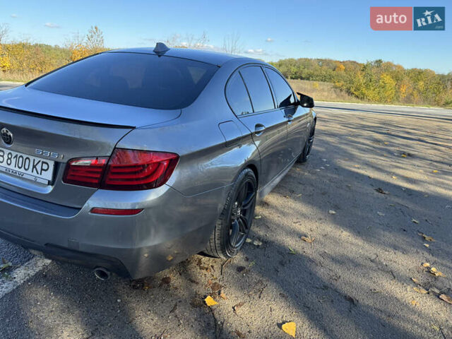 БМВ 5 Серия 2013 в Могилев-Подольском на Automoto.ua Серый БМВ 5 Серия, объемом двигателя 2.99 л и пробегом 270 тыс. км за 13200 $, фото 4 на Automoto.ua