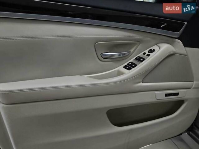 БМВ 5 Серия 2013 в Николаеве на Automoto.ua Серый БМВ 5 Серия, объемом двигателя 2.99 л и пробегом 152 тыс. км за 22499 $, фото 13 на Automoto.ua