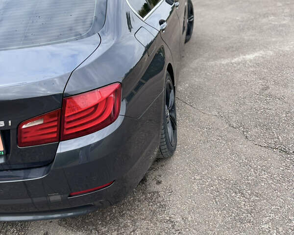 Серый БМВ 5 Серия, объемом двигателя 2 л и пробегом 298 тыс. км за 13200 $, фото 7 на Automoto.ua