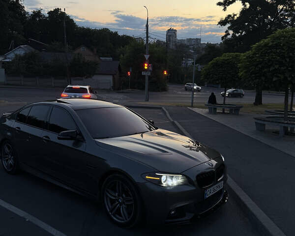 Серый БМВ 5 Серия, объемом двигателя 2.98 л и пробегом 240 тыс. км за 15000 $, фото 2 на Automoto.ua