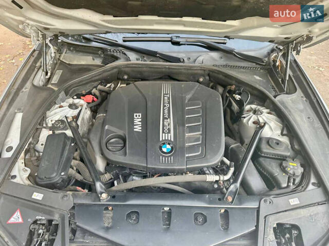 БМВ 5 Серия 2014 в Киеве на Automoto.ua Серый БМВ 5 Серия, объемом двигателя 3 л и пробегом 258 тыс. км за 16555 $, фото 17 на Automoto.ua