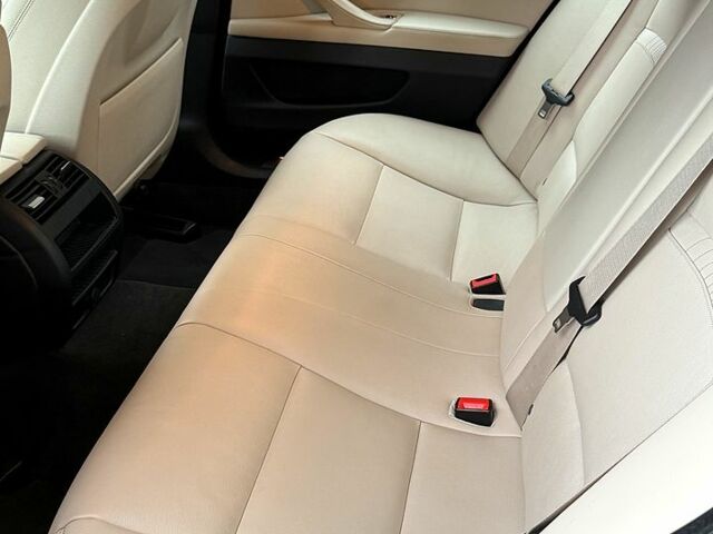 Серый БМВ 5 Серия, объемом двигателя 2 л и пробегом 86 тыс. км за 30000 $, фото 5 на Automoto.ua