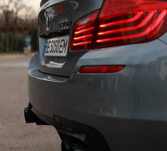 Серый БМВ 5 Серия, объемом двигателя 3 л и пробегом 127 тыс. км за 24999 $, фото 3 на Automoto.ua