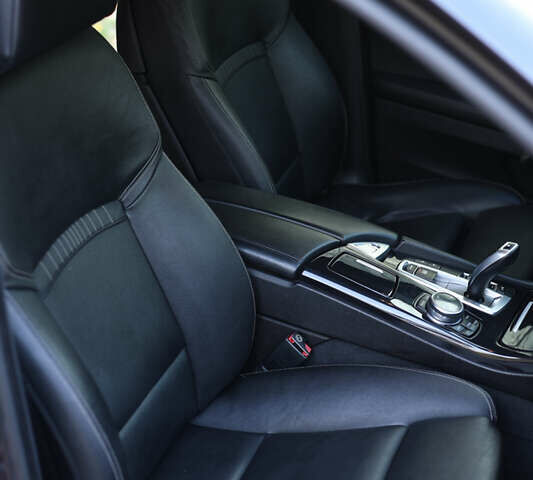 БМВ 5 Серия 2014 в Днепре (Днепропетровске) на Automoto.ua Серый БМВ 5 Серия, объемом двигателя 2.99 л и пробегом 179 тыс. км за 22500 $, фото 8 на Automoto.ua