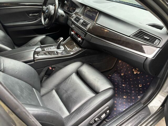 Сірий БМВ 5 Серія, об'ємом двигуна 3 л та пробігом 359 тис. км за 19200 $, фото 17 на Automoto.ua