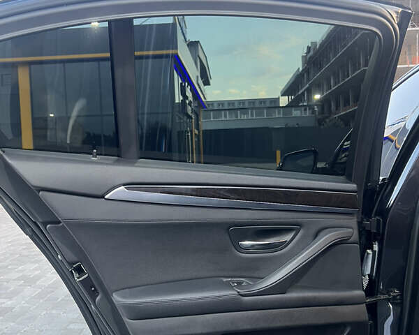 Серый БМВ 5 Серия, объемом двигателя 2.98 л и пробегом 150 тыс. км за 20000 $, фото 7 на Automoto.ua