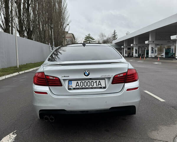 Серый БМВ 5 Серия, объемом двигателя 2.99 л и пробегом 222 тыс. км за 20000 $, фото 1 на Automoto.ua