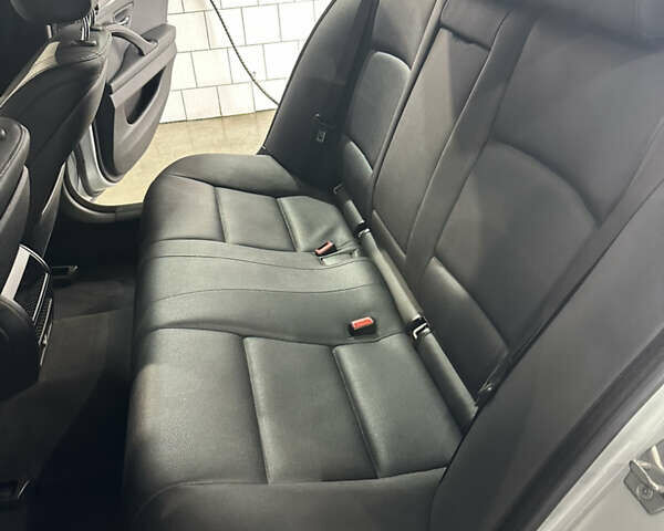 БМВ 5 Серия 2014 в Белой Церкве на Automoto.ua Серый БМВ 5 Серия, объемом двигателя 2 л и пробегом 235 тыс. км за 14000 $, фото 11 на Automoto.ua