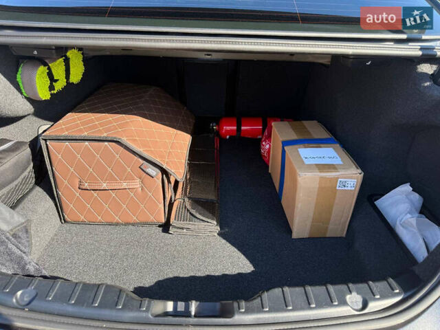 Сірий БМВ 5 Серія, об'ємом двигуна 2 л та пробігом 161 тис. км за 17500 $, фото 13 на Automoto.ua