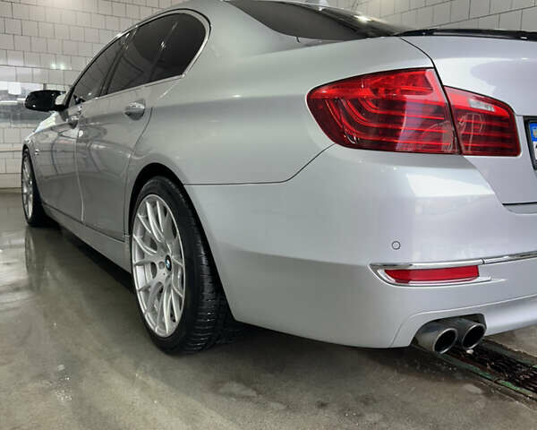 БМВ 5 Серия 2014 в Белой Церкве на Automoto.ua Серый БМВ 5 Серия, объемом двигателя 2 л и пробегом 235 тыс. км за 14000 $, фото 6 на Automoto.ua