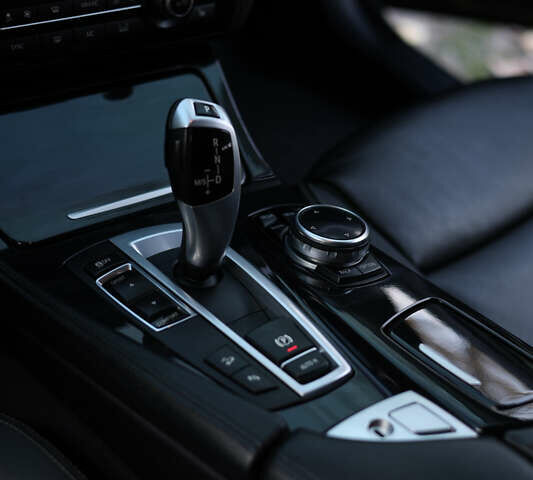 БМВ 5 Серия 2014 в Днепре (Днепропетровске) на Automoto.ua Серый БМВ 5 Серия, объемом двигателя 2.99 л и пробегом 179 тыс. км за 22500 $, фото 7 на Automoto.ua