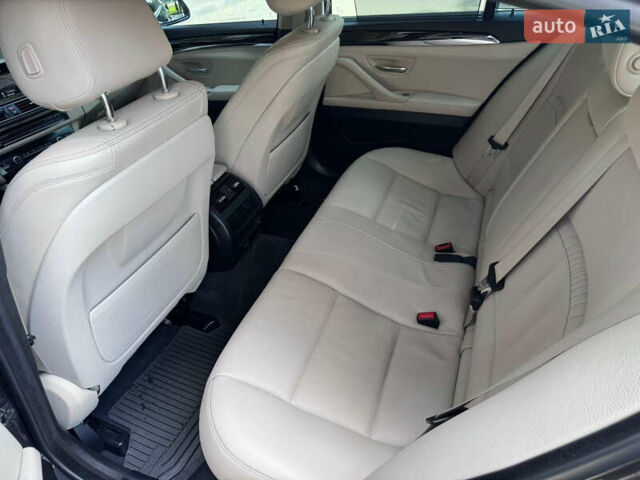 БМВ 5 Серия 2014 в Луцке на Automoto.ua Серый БМВ 5 Серия, объемом двигателя 2 л и пробегом 248 тыс. км за 15450 $, фото 16 на Automoto.ua
