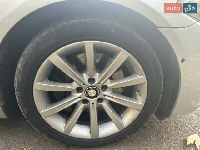 БМВ 5 Серия 2014 в Киеве на Automoto.ua Серый БМВ 5 Серия, объемом двигателя 3 л и пробегом 258 тыс. км за 16555 $, фото 20 на Automoto.ua