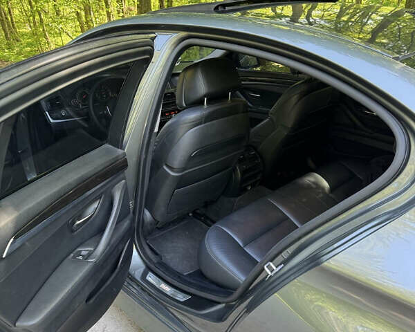 Серый БМВ 5 Серия, объемом двигателя 2.98 л и пробегом 240 тыс. км за 15000 $, фото 14 на Automoto.ua