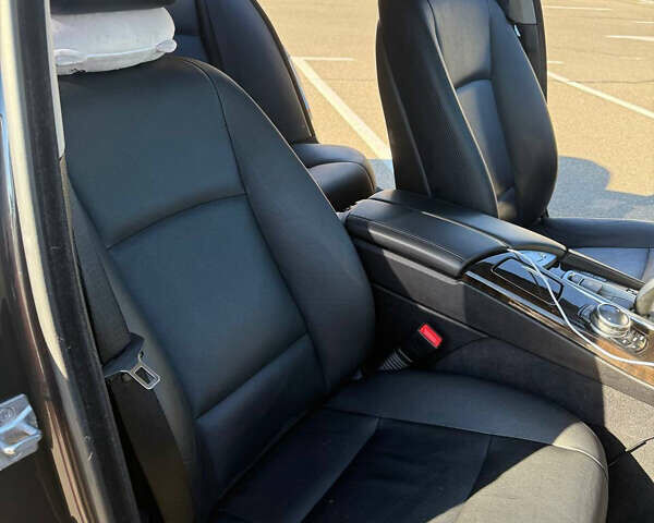 Сірий БМВ 5 Серія, об'ємом двигуна 2 л та пробігом 161 тис. км за 17500 $, фото 17 на Automoto.ua