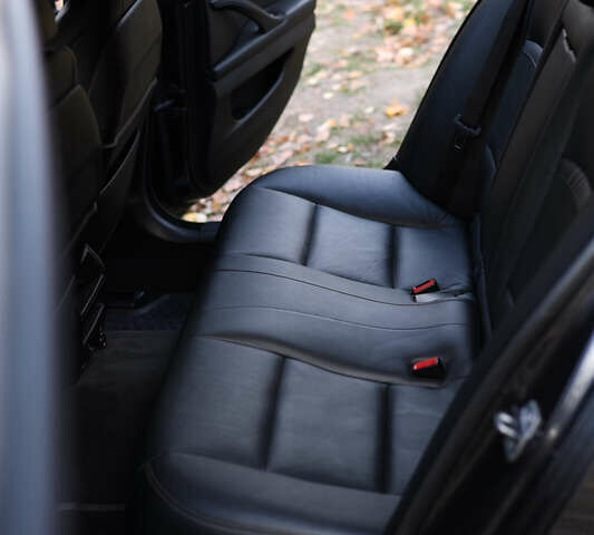 БМВ 5 Серия 2014 в Днепре (Днепропетровске) на Automoto.ua Серый БМВ 5 Серия, объемом двигателя 2.99 л и пробегом 179 тыс. км за 22500 $, фото 10 на Automoto.ua