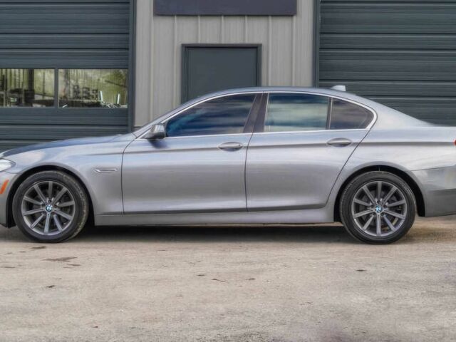 Серый БМВ 5 Серия, объемом двигателя 3 л и пробегом 83 тыс. км за 15100 $, фото 4 на Automoto.ua