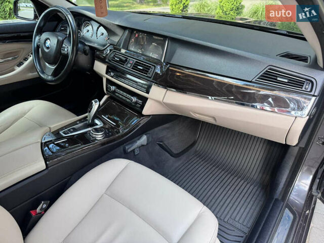 БМВ 5 Серия 2014 в Луцке на Automoto.ua Серый БМВ 5 Серия, объемом двигателя 2 л и пробегом 248 тыс. км за 15450 $, фото 12 на Automoto.ua