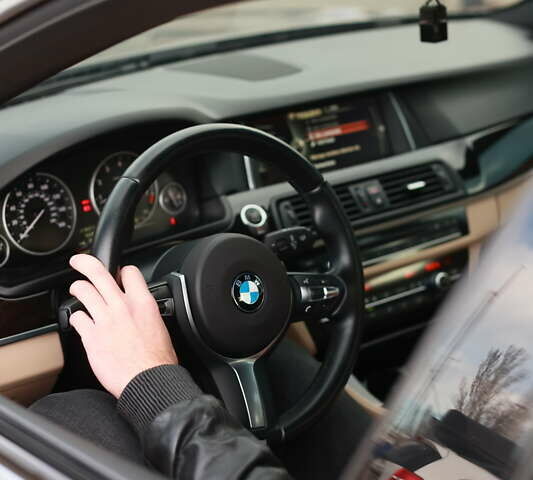 Серый БМВ 5 Серия, объемом двигателя 3 л и пробегом 127 тыс. км за 24999 $, фото 6 на Automoto.ua