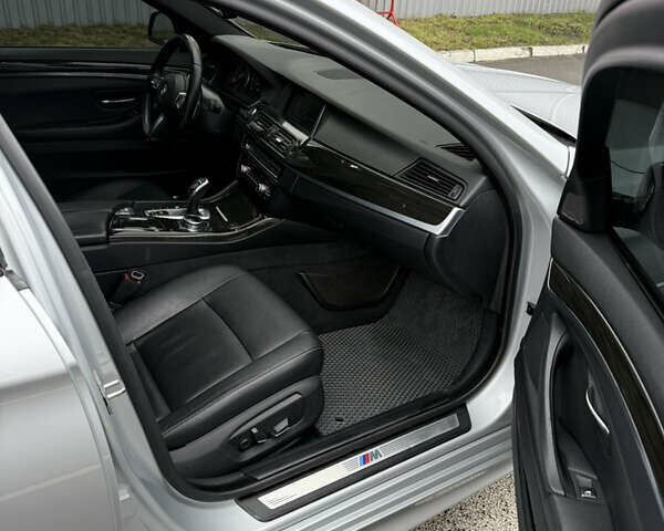 Серый БМВ 5 Серия, объемом двигателя 2.99 л и пробегом 222 тыс. км за 20000 $, фото 13 на Automoto.ua